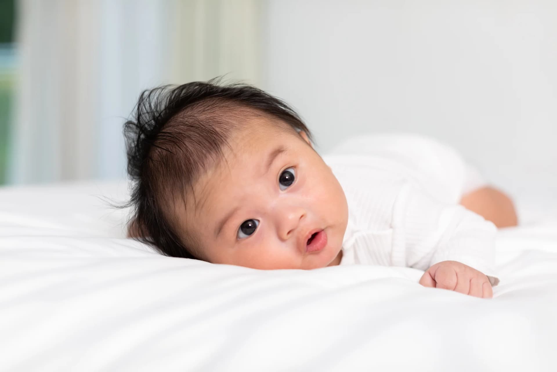 1 Month Old Baby Milestones: The Truth About Movement, Brains & Bonding